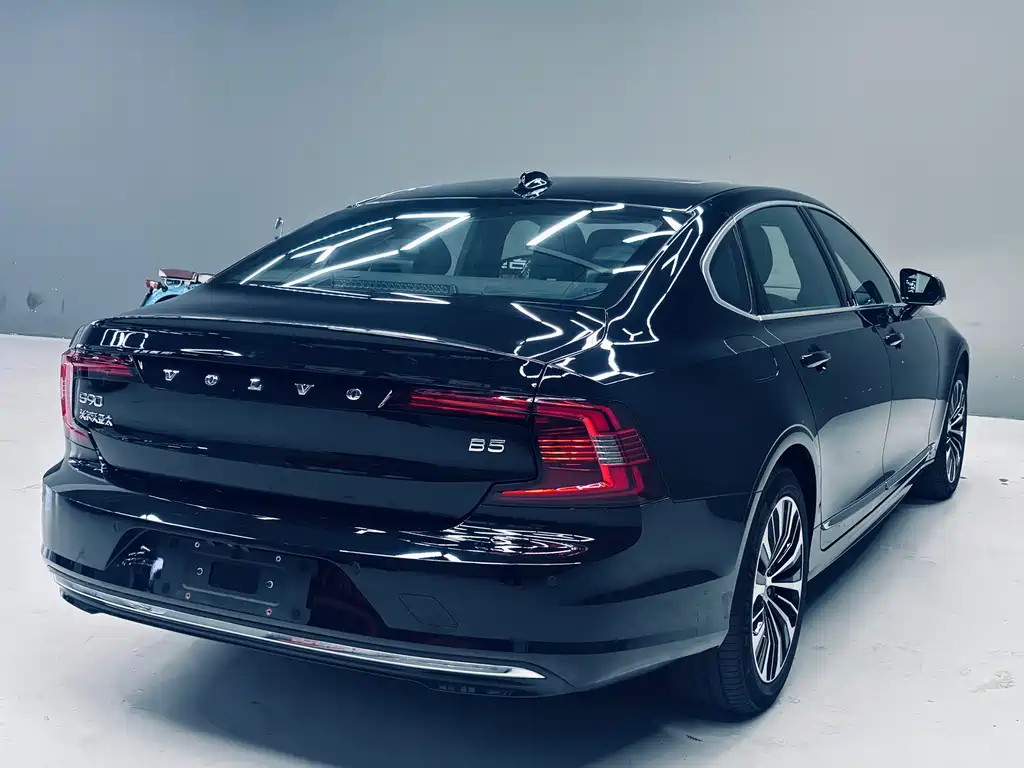 Volvo S90 2025 B5 Zhiyi Luxury Edition купить на сайте DeffCars