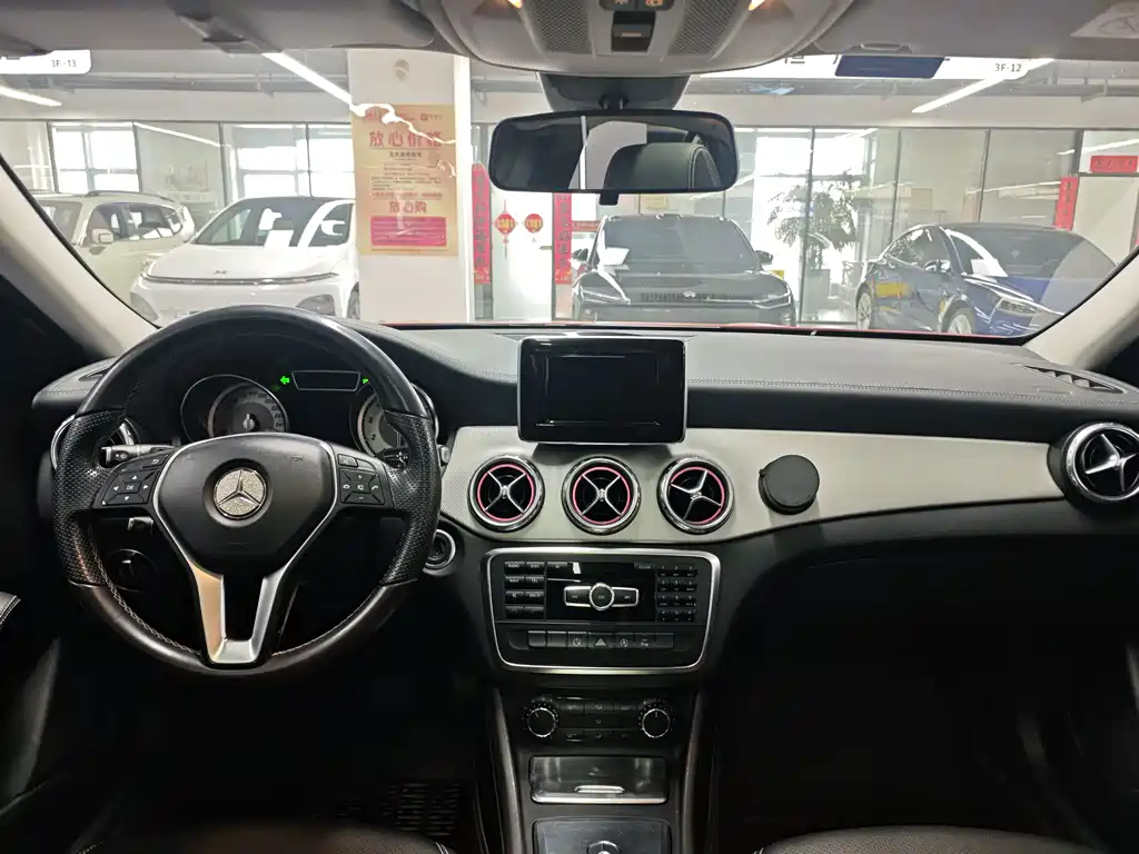 Mercedes-Benz GLA 2015 GLA 200 Fashion Model купить на сайте DeffCars