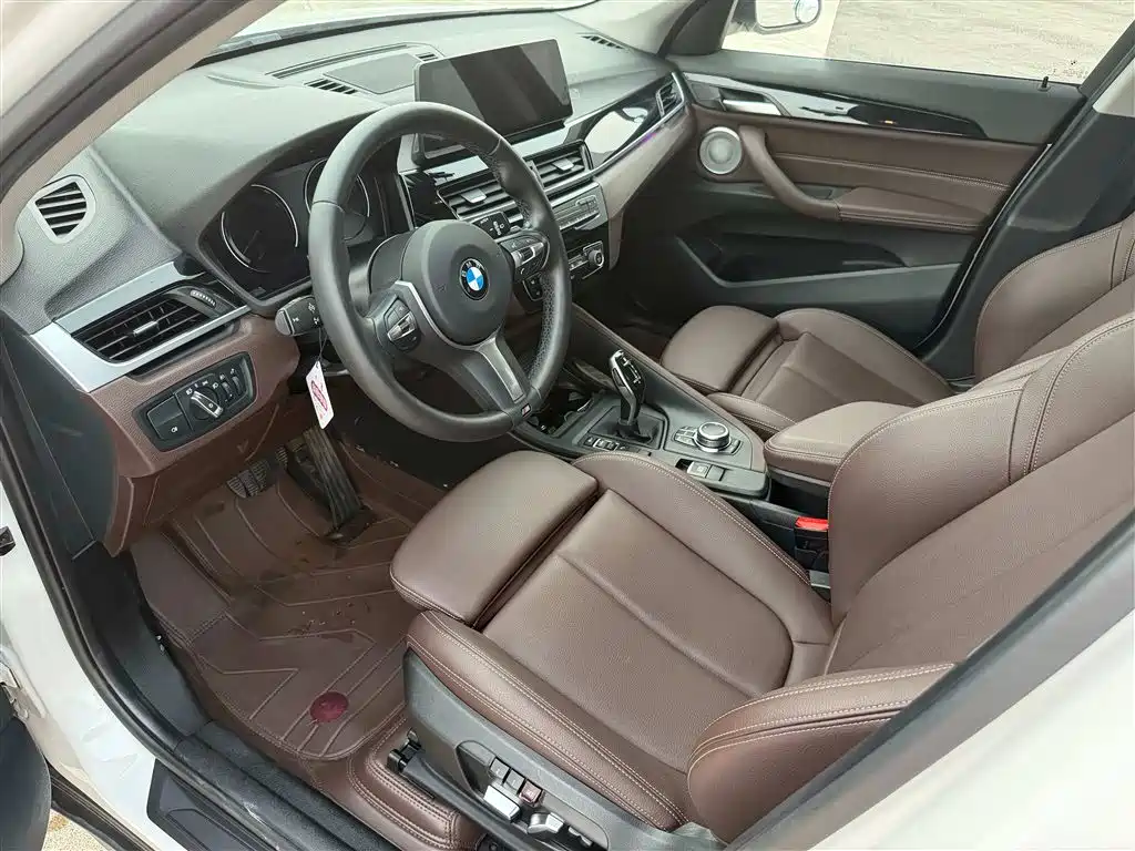 BMW X1 2022 sDrive25Li Leading Model купить на сайте DeffCars