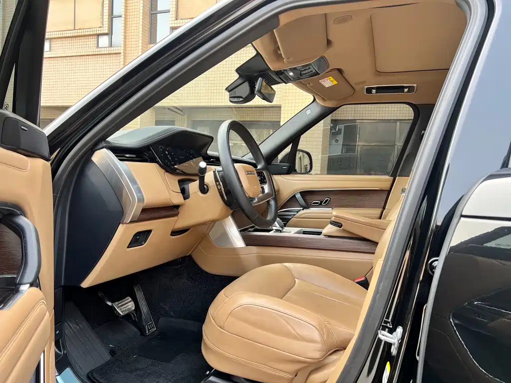 Range Rover 2024 3.0 L6 400PS Extended Edition купить на сайте DeffCars