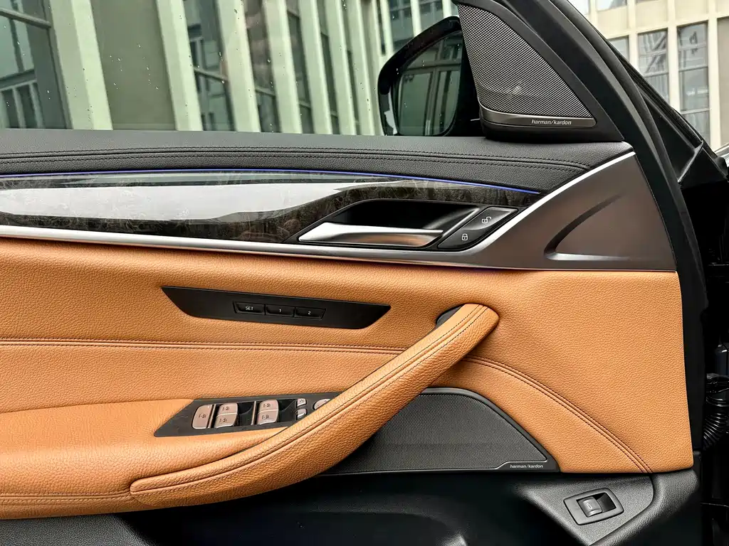 BMW 5 Series 2018 facelift 530Li Exclusive M Sports Package купить на сайте DeffCars