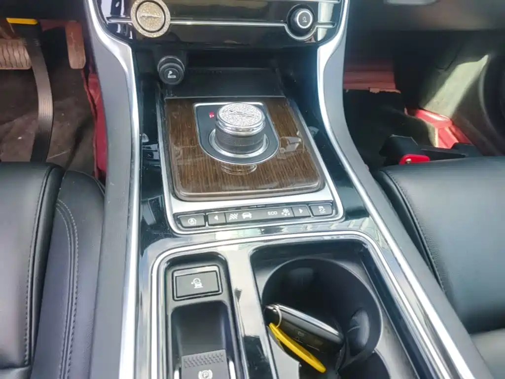 Jaguar XFL 2019 XFL 2.0T 200PS 2WD Elite Edition купить на сайте DeffCars