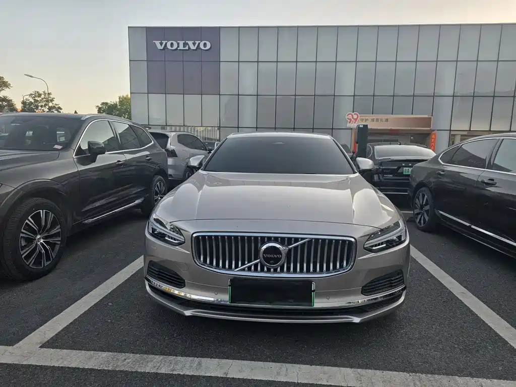 Volvo S90 plug-in hybrid 2023 T8 plug-in hybrid four-wheel drive long range Zhiya luxury version купить на сайте DeffCars