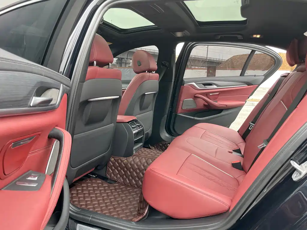 BMW 5 Series 2021 facelift 530Li leading M sports package купить на сайте DeffCars