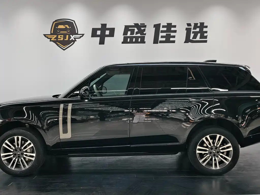 Range Rover 2023 3.0 L6 400PS Extended Edition купить на сайте DeffCars