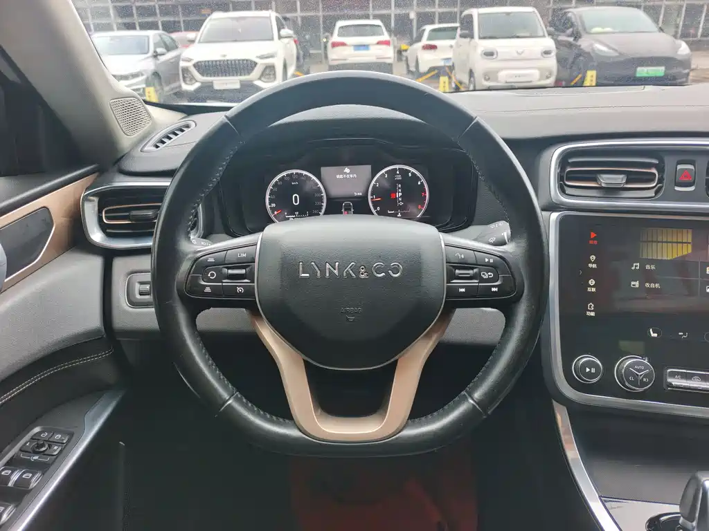 Lynk & Co 01 2017 2.0T two-wheel drive version купить на сайте DeffCars