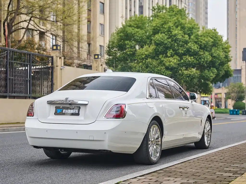 Ghost 2021 6.7T long wheelbase version купить на сайте DeffCars
