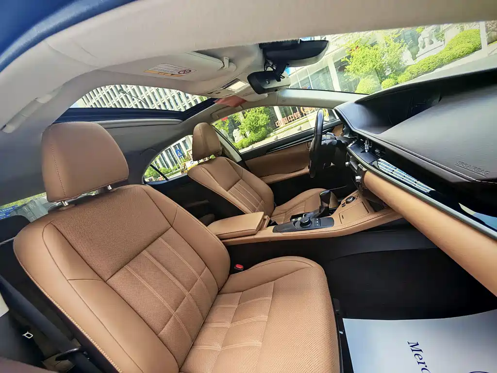 Lexus ES 2015 300h Comfort Edition купить на сайте DeffCars