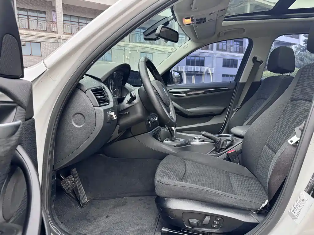BMW X1 2015 sDrive18i stylish upgraded version купить на сайте DeffCars