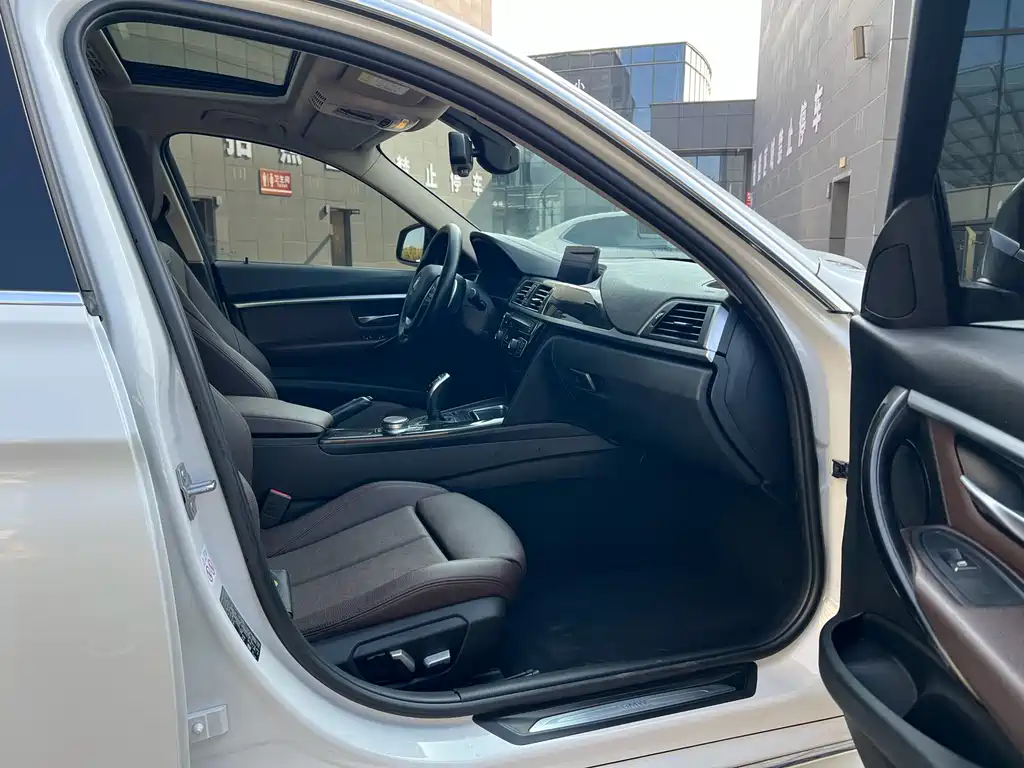BMW 3 Series 2018 320Li Leading Luxury Package купить на сайте DeffCars