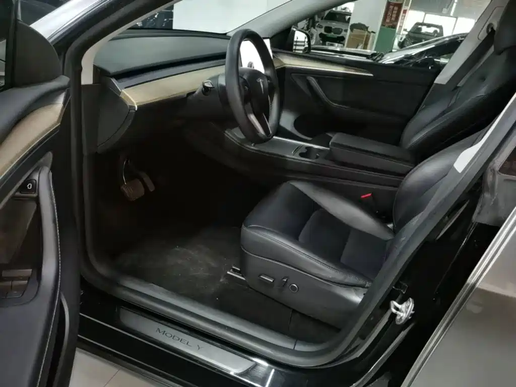 Model Y 2021 long-range all-wheel drive version купить на сайте DeffCars