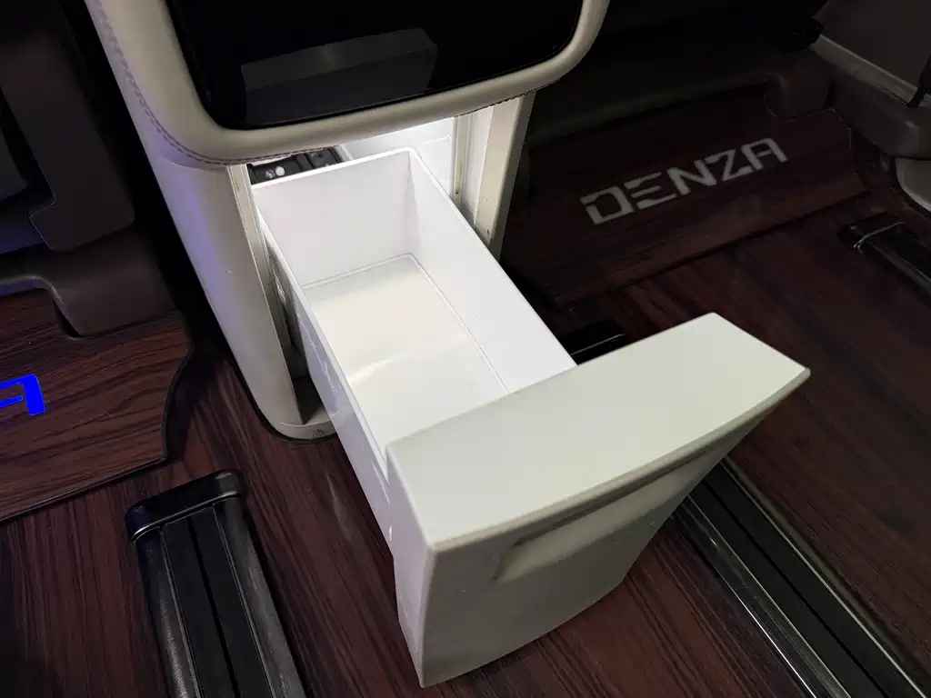 Denza D9 2022 DM-i 1040 Premium Type купить на сайте DeffCars