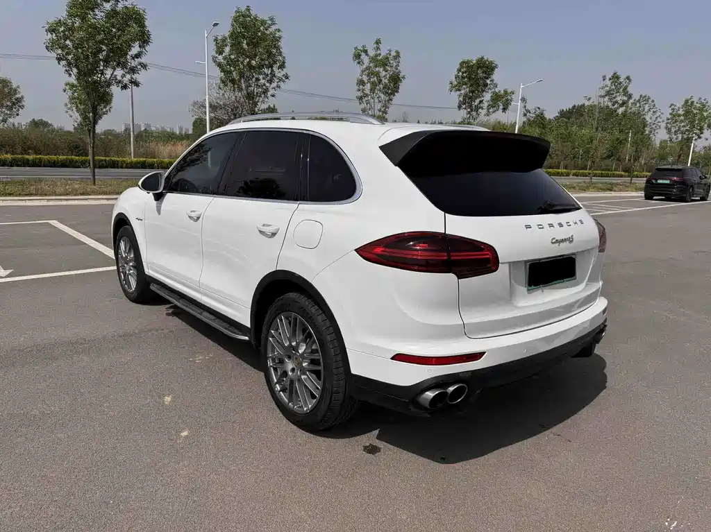 Cayenne New Energy 2016 Cayenne S E-Hybrid 3.0T купить на сайте DeffCars