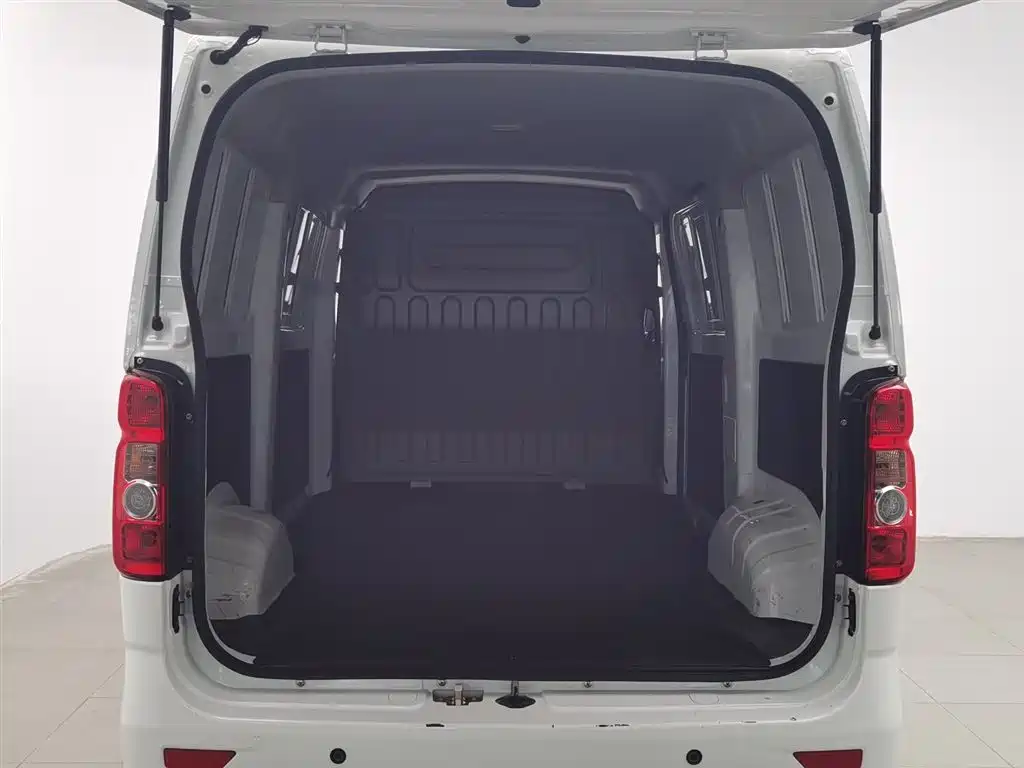 Changan Ruixing M60 2023 model 1.5L GDI comfortable van with 2 seats купить на сайте DeffCars