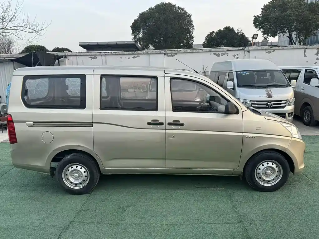 Wuling Rongguang V 2016 1.5L standard model купить на сайте DeffCars