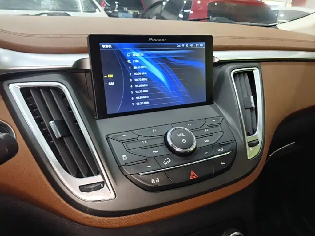 Southeast DX7 2018 1.5T Automatic Honor Edition купить на сайте DeffCars