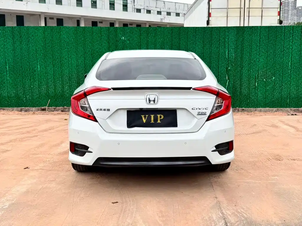 Civic 2019 220TURBO CVT Dynamic Edition National V купить на сайте DeffCars