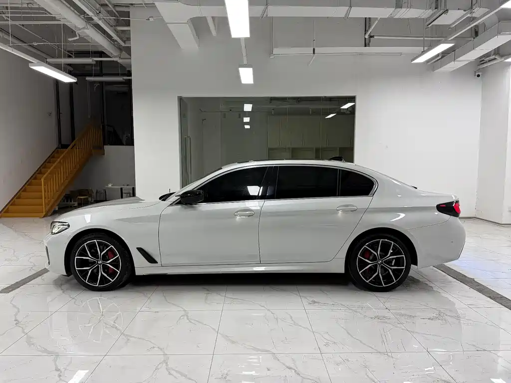 BMW 5 Series 2022 Facelift 2 530Li Exclusive M Sports Package купить на сайте DeffCars