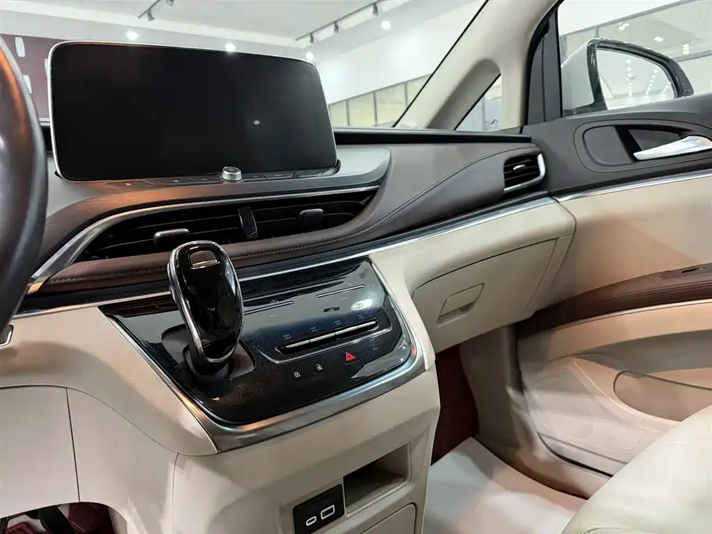 Buick GL8 2022 Land Business Class 652T Luxury купить на сайте DeffCars
