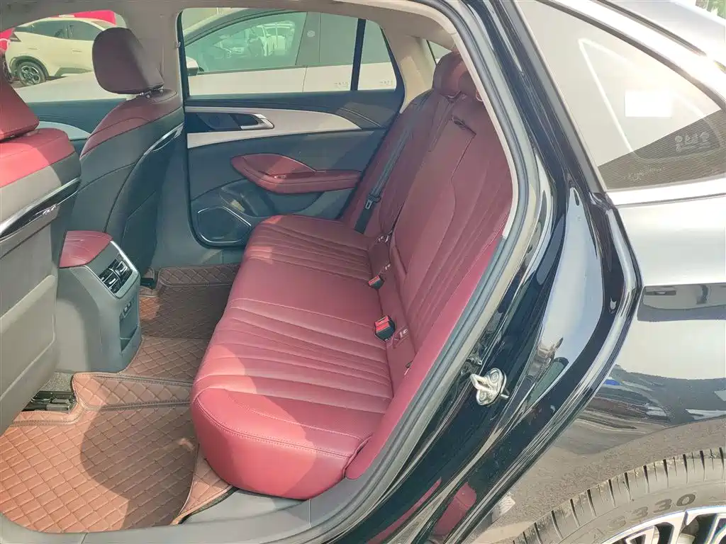 Hongqi H5 2025 2.0T automatic Qichang version купить на сайте DeffCars