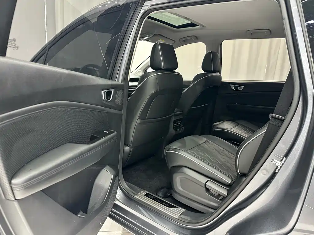 Wuling Jiachen 2022 1.5T CVT exclusive flagship model купить на сайте DeffCars
