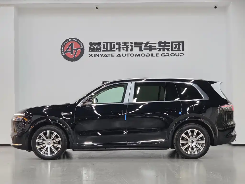 Wenjie M8 2025 extended range Max version 37kWh 5-seater version (192-line lidar) купить на сайте DeffCars