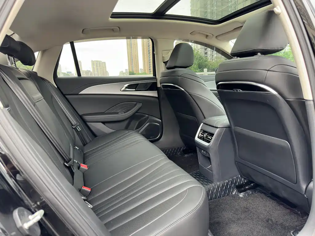 Hongqi H5 2023 1.5T DCT Zhilian Qiyun Edition купить на сайте DeffCars