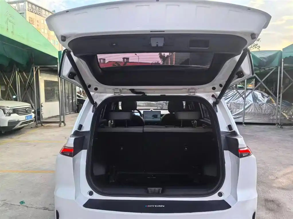 Hechuang Z03 2022 model 510km cool version 135kW 63.98kWh купить на сайте DeffCars