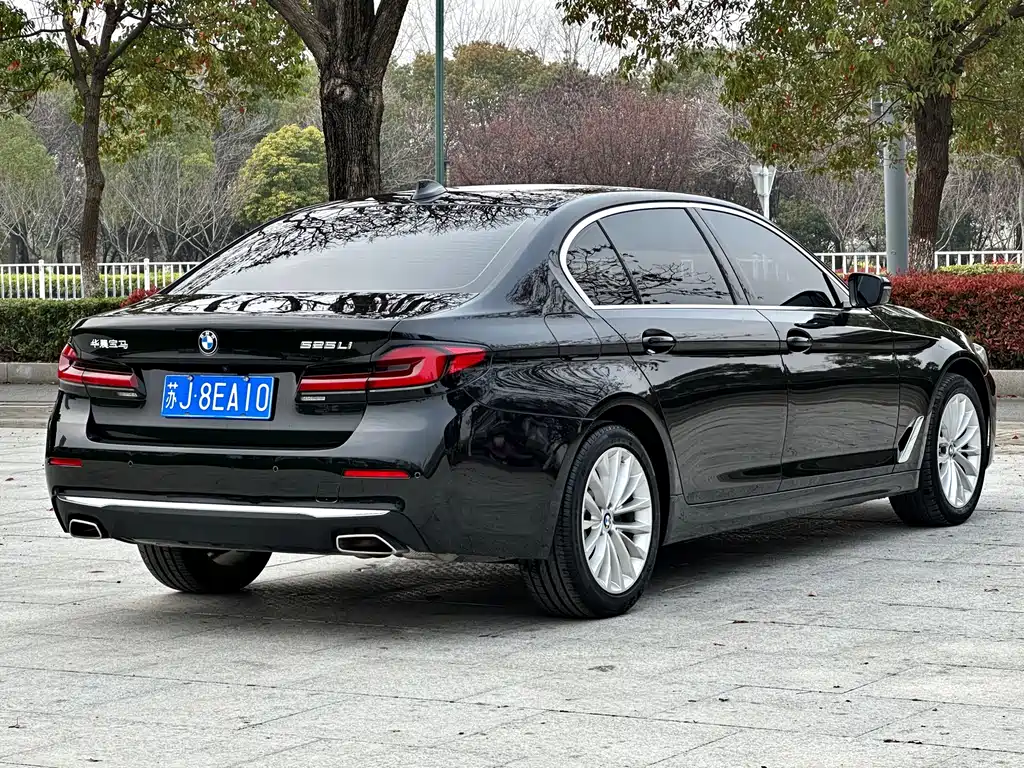 BMW 5 Series 2021 525Li Luxury Package купить на сайте DeffCars