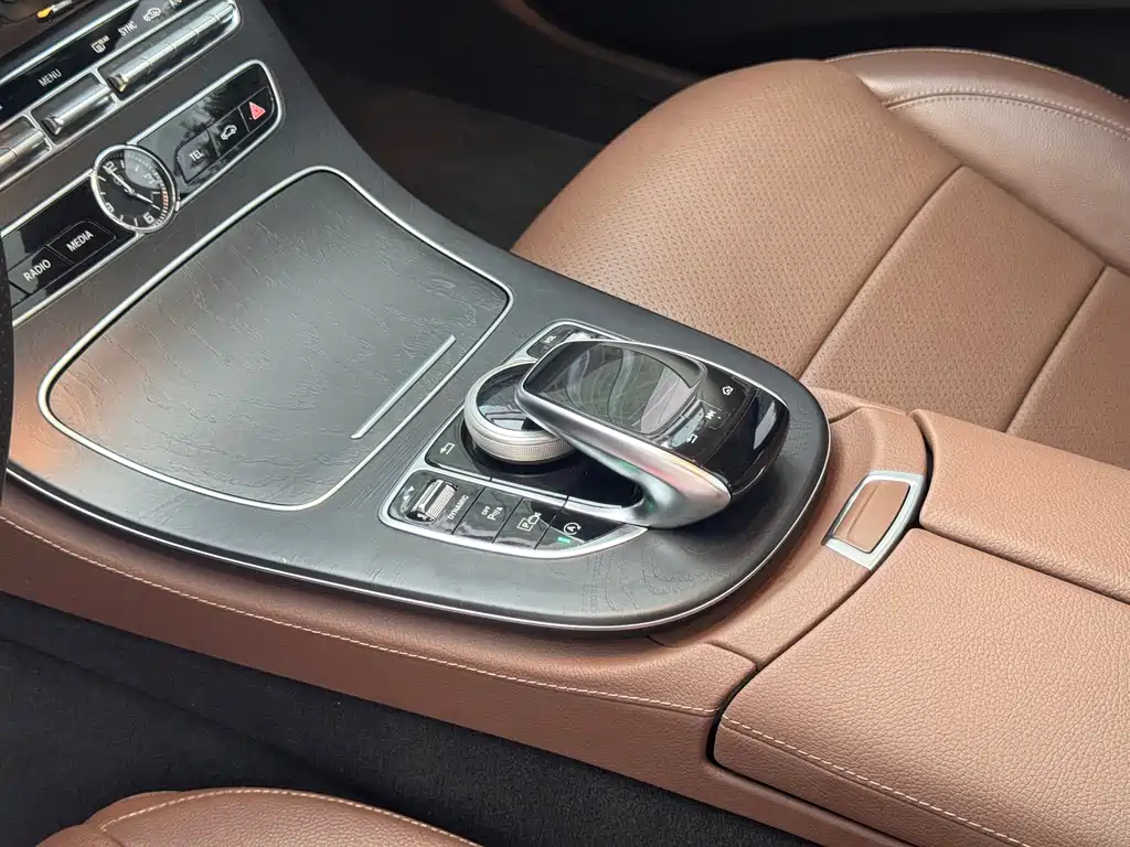 Mercedes-Benz E-Class 2018 E 300 L Sporty and Stylish купить на сайте DeffCars