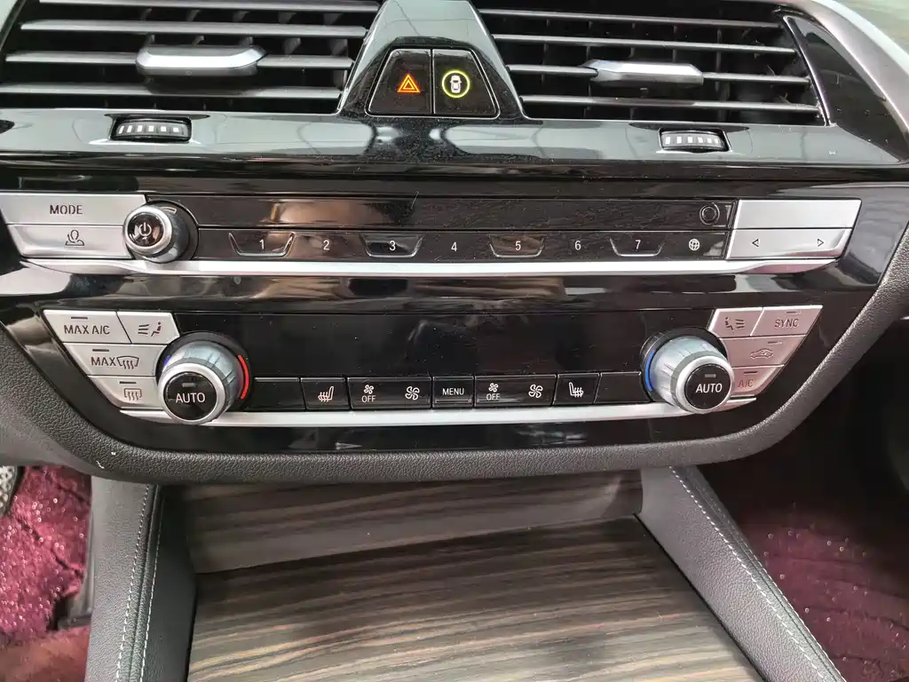 BMW 5 Series 2022 facelift 2 530Li leading model luxury package купить на сайте DeffCars