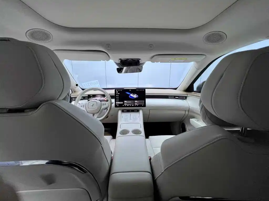 Lantu FREE 2025 FREE+ four-wheel drive Qiankun version купить на сайте DeffCars