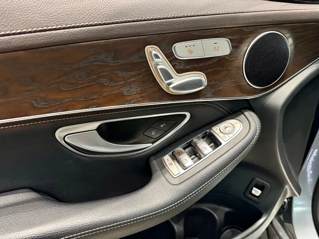Mercedes-Benz GLC 2020 facelift GLC 260 L 4MATIC luxury model купить на сайте DeffCars