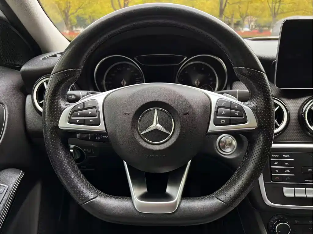 Mercedes-Benz GLA 2019 GLA 200 Dynamic купить на сайте DeffCars