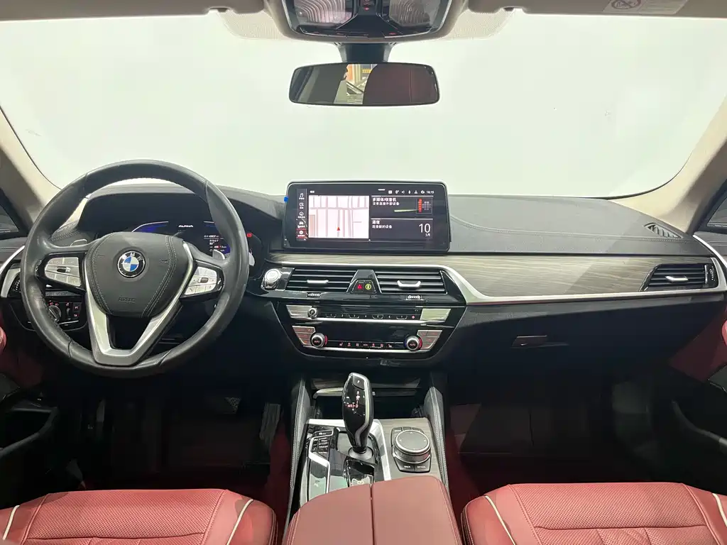 BMW 5 Series 2023 530Li Leading Luxury Package купить на сайте DeffCars