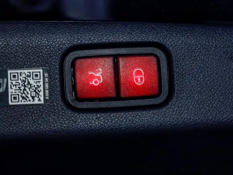 Mercedes-Benz E-Class 2025 facelift E 300 L luxury model купить на сайте DeffCars