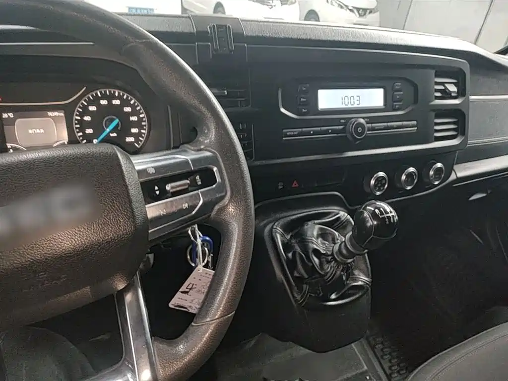 Jiangling Fushun 2022 2.0T manual multi-function passenger car short-axle low-roof 6-seater купить на сайте DeffCars