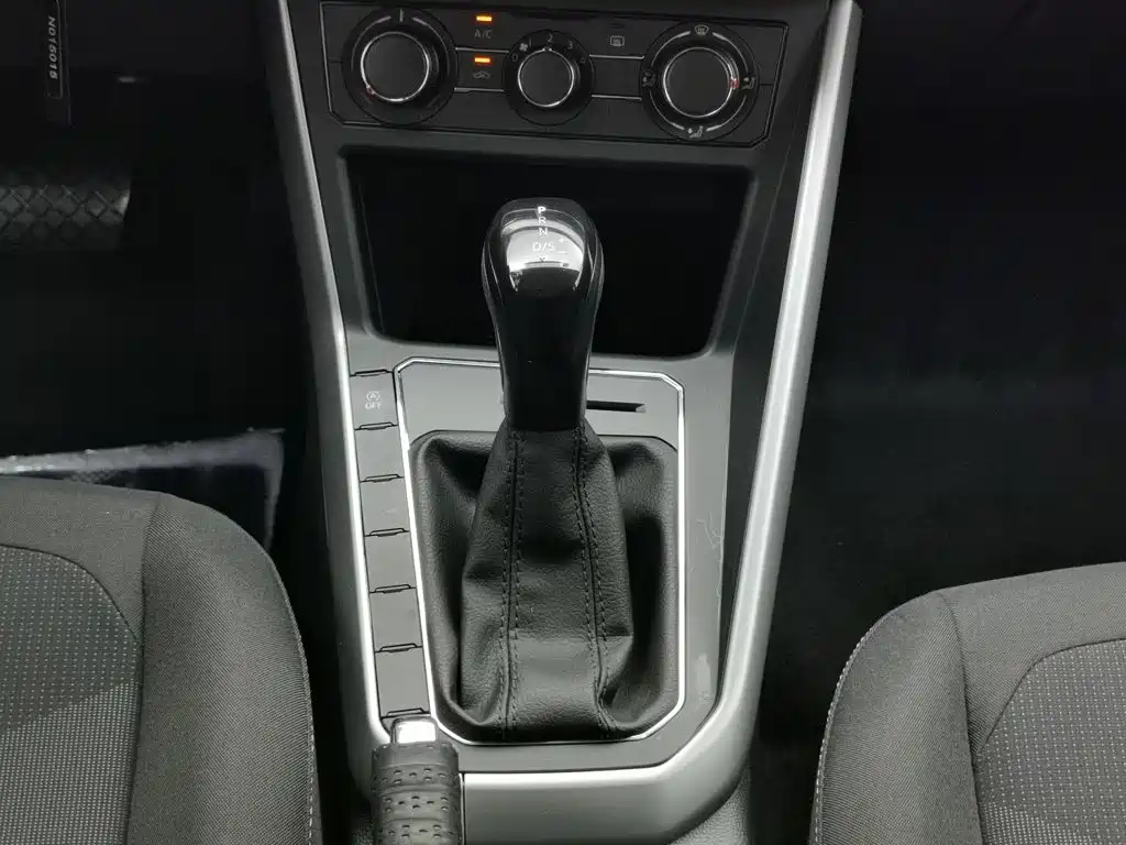 Polo 2023 facelift Plus 1.5L automatic indulgence version купить на сайте DeffCars