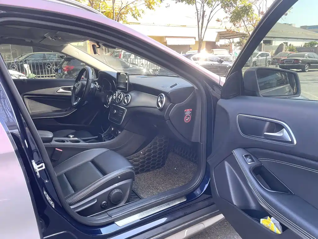 Mercedes-Benz GLA 2016 GLA 200 Dynamic купить на сайте DeffCars