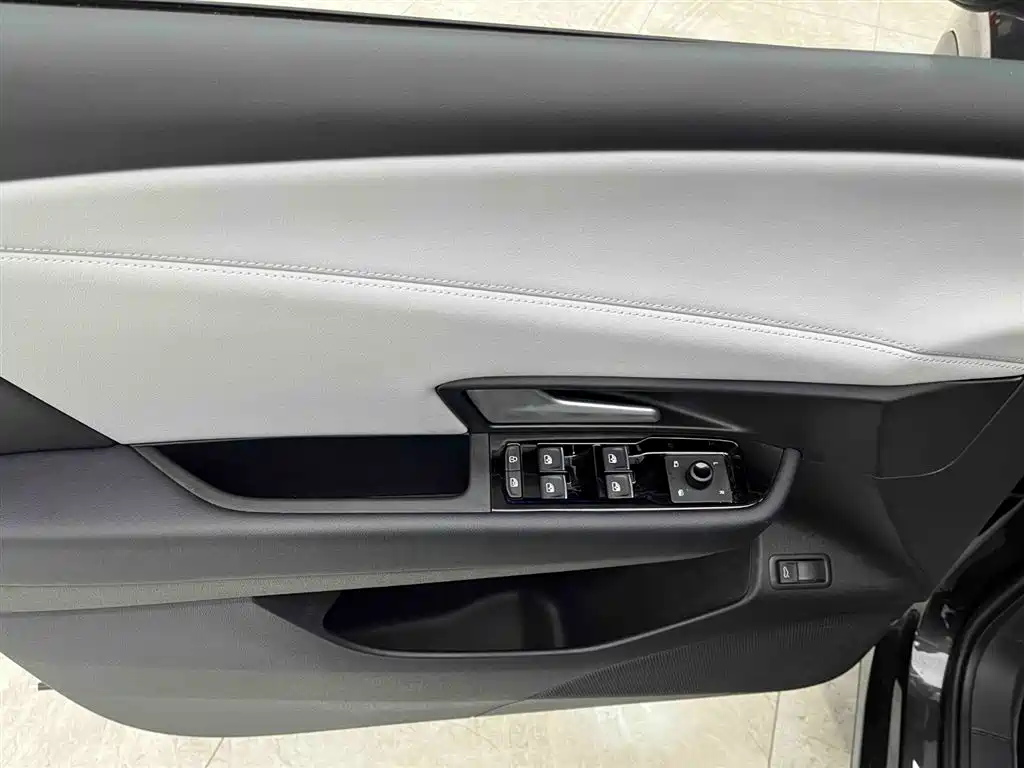 Jetta VS8 2026 280TSI Automatic Supreme Edition купить на сайте DeffCars