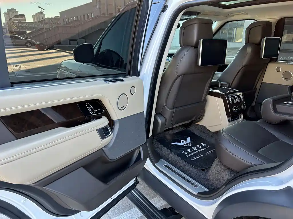 Range Rover 2022 3.0 L6 400PS Legendary Extended Classic Edition купить на сайте DeffCars