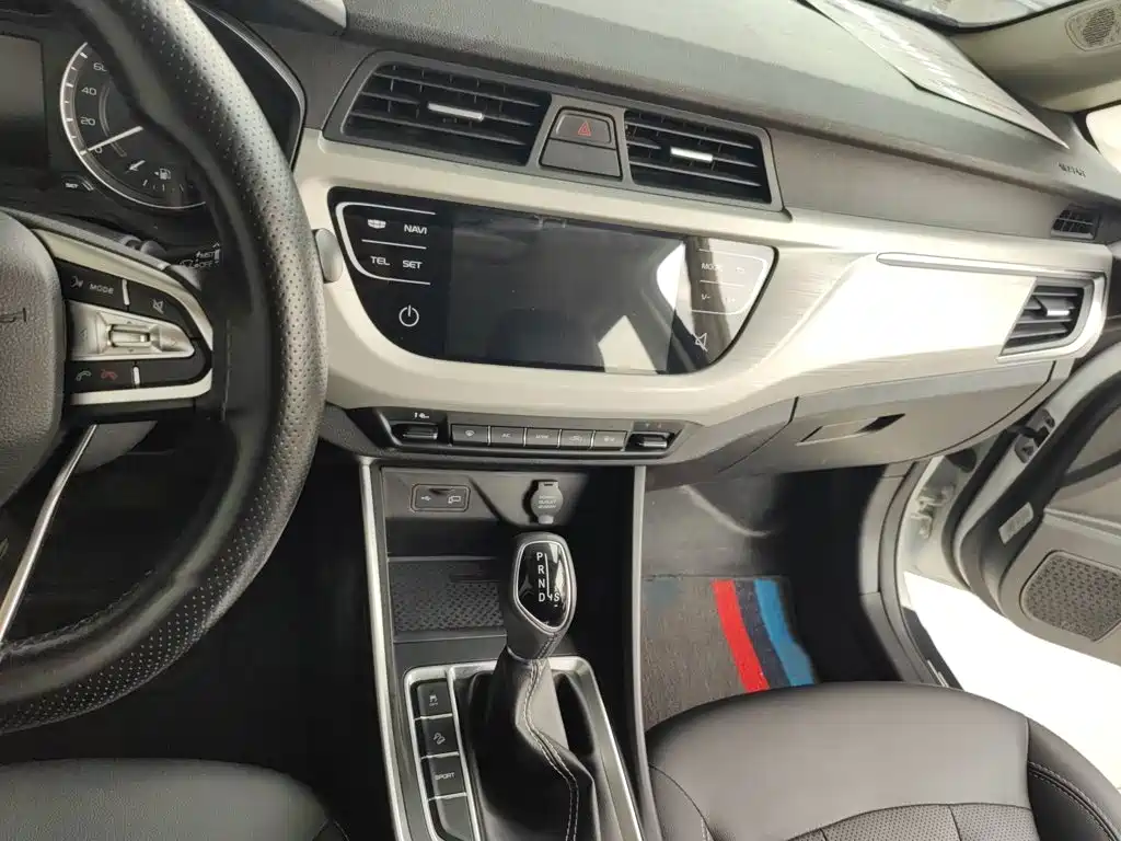 Vision X3 2020 1.5L CVT Premium купить на сайте DeffCars