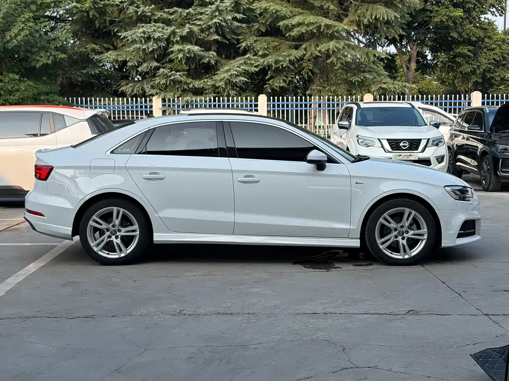 Audi A3 2020 Limousine 35 TFSI Fashion Type National VI купить на сайте DeffCars
