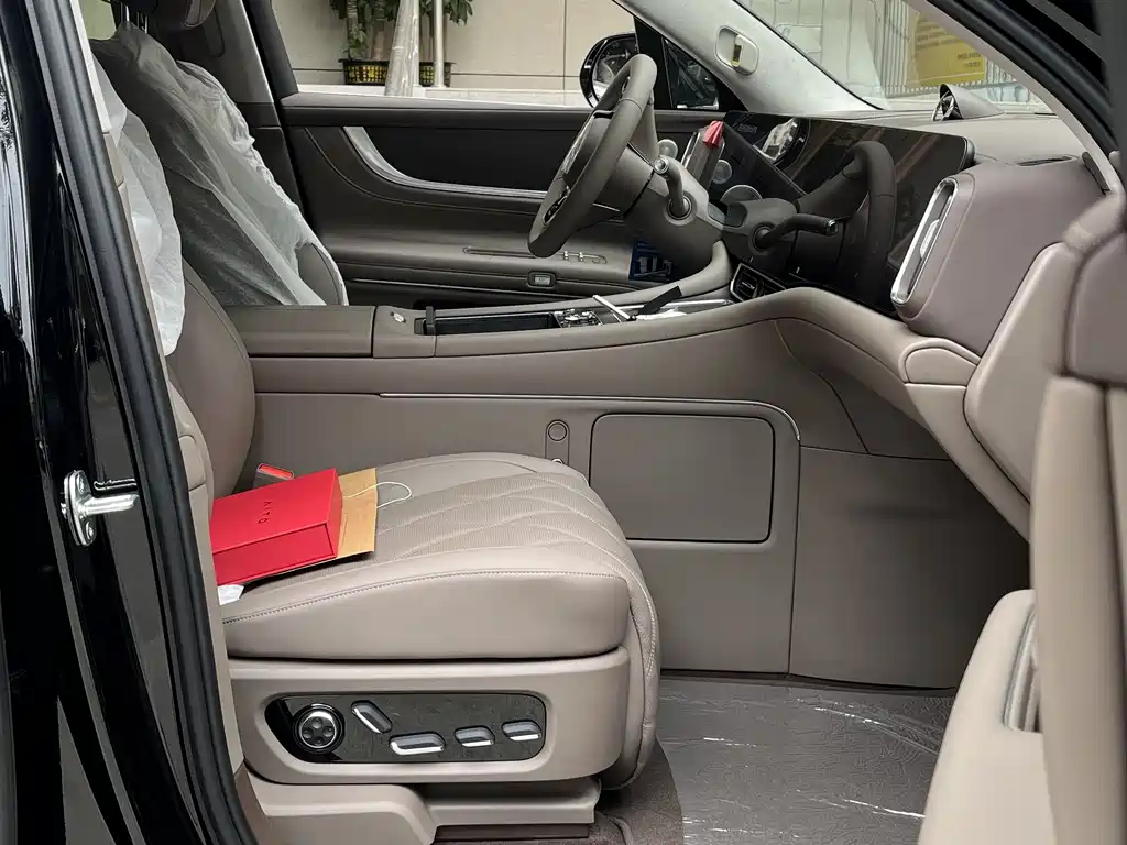 Questioning World M9 2025 Extended Range Ultra Edition 52kWh 6-Seater Edition купить на сайте DeffCars