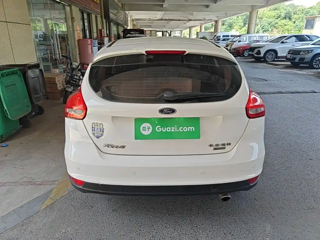Focus 2015 Hatchback EcoBoost 180 Automatic Elite купить на сайте DeffCars