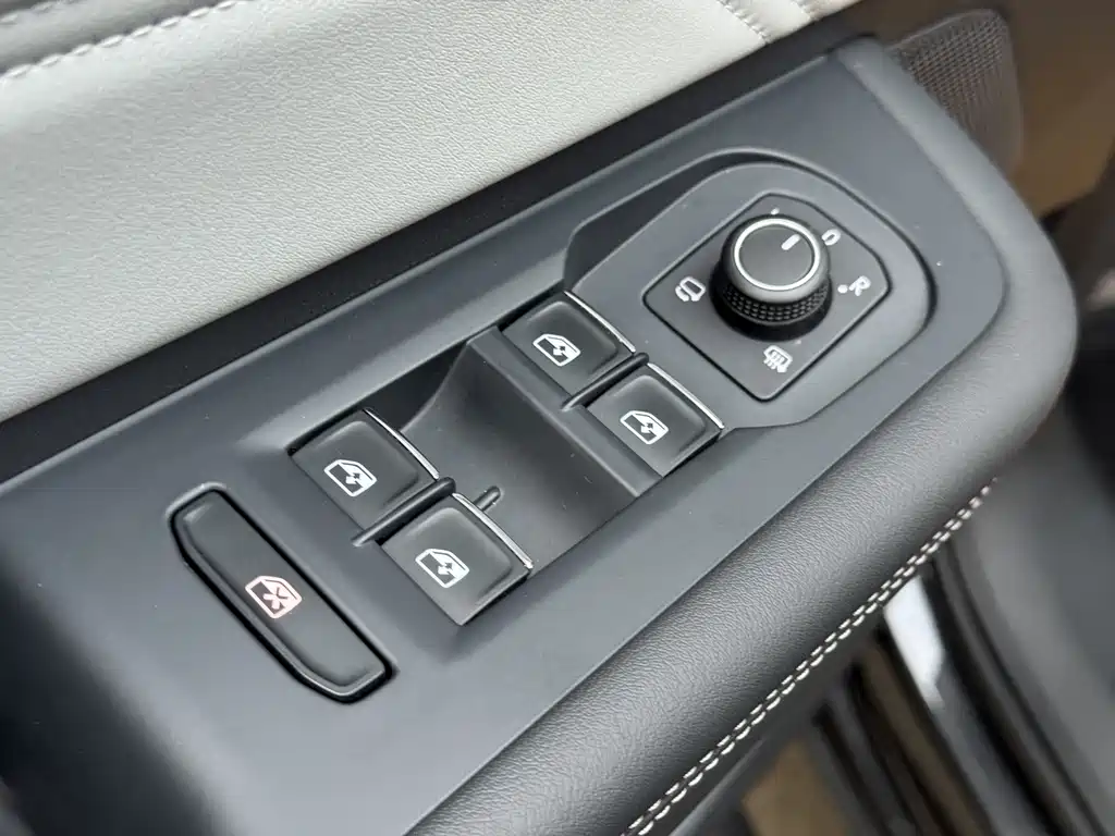 Lanxun 2023 380TSI four-wheel drive R-Line cruise version купить на сайте DeffCars