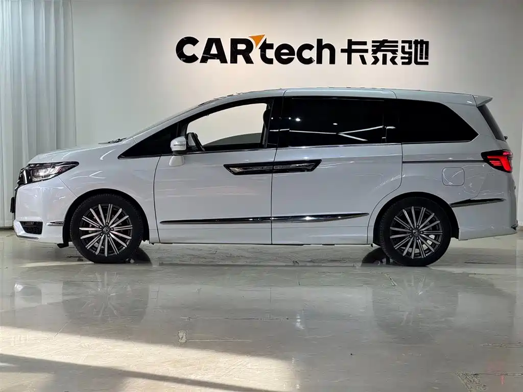 Alison 2022 2.0L e:HEV Deluxe Edition купить на сайте DeffCars