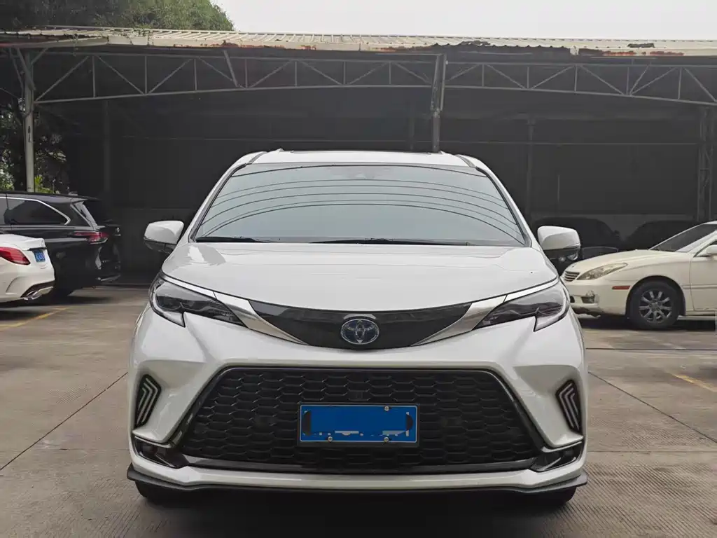 Grevia 2023 2.5L Hybrid Premium PLUS Edition купить на сайте DeffCars