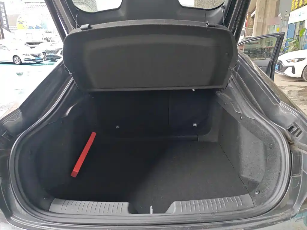 Changan UNI-V 2022 1.5T premium model купить на сайте DeffCars