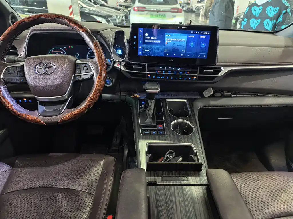 SIENNA 2021 2.5L Hybrid Platinum Edition купить на сайте DeffCars